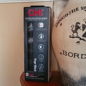 Brand new. Never used 1 inch flat iron